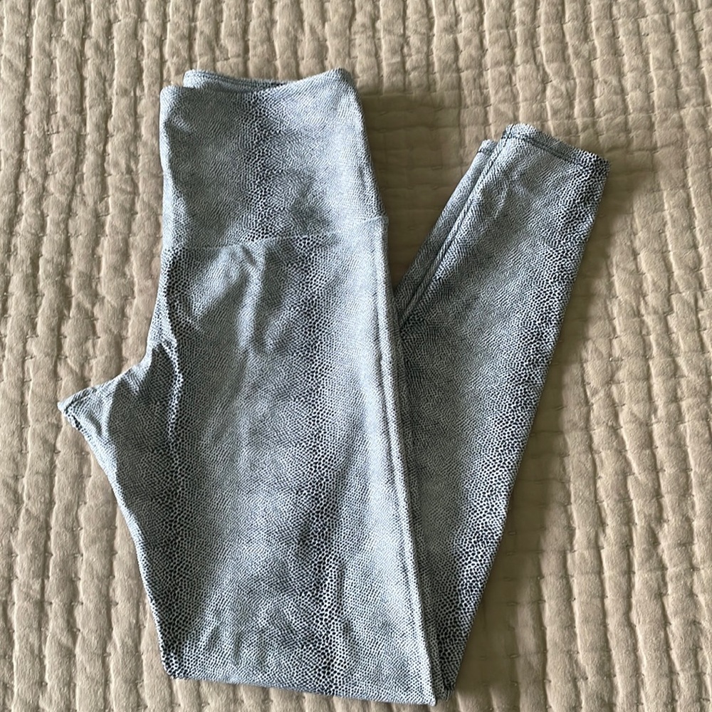 Onzie flow leggings